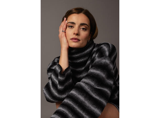 Axxa Turtleneck Black Multi M Gradient turtle neck 