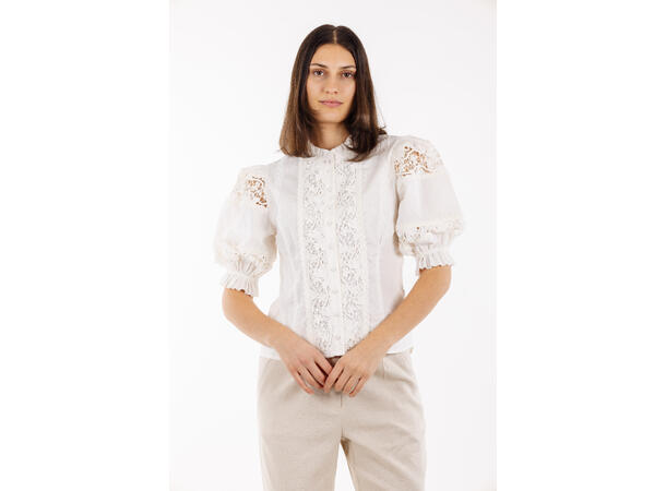 Giulia SS Blouse White XL Lace detailed SS blouse 